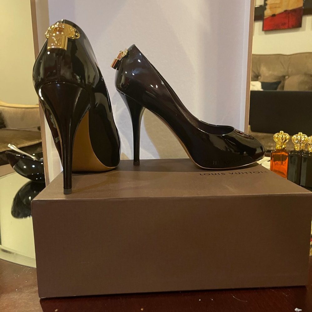 Authentic Louis Vuitton Pumps